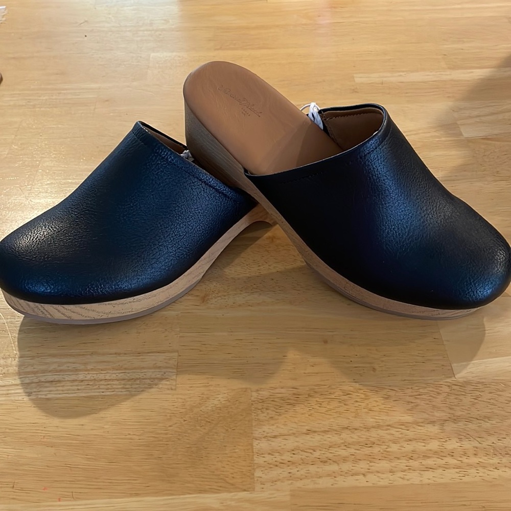 Clogs